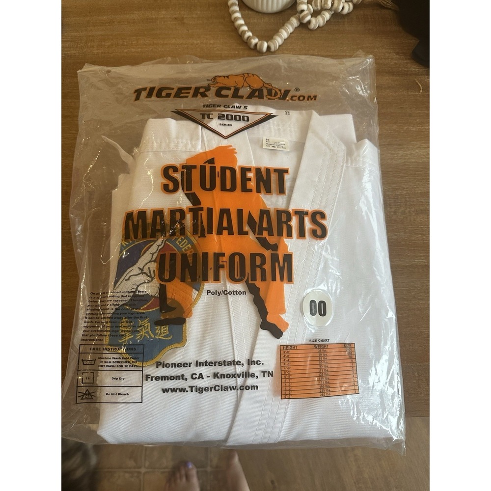 Tiger Claw TC2000 Student Martial Arts Uniform  Size 00